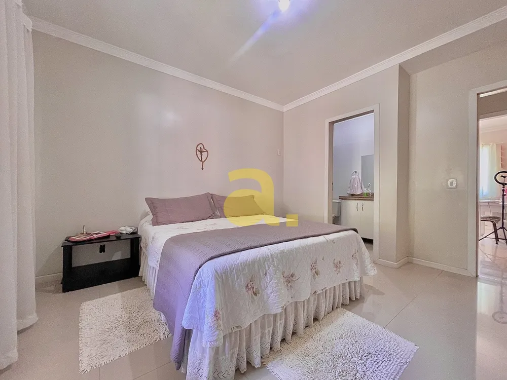 Casa, 4 quartos, 270 m² - Foto 11
