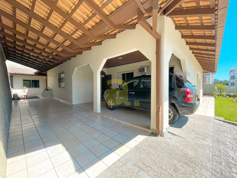 Casa, 3 quartos, 207 m² - Foto 2