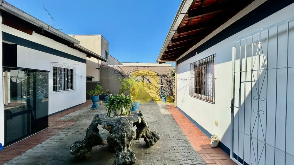 Casa, 3 quartos, 250 m² - Foto 1
