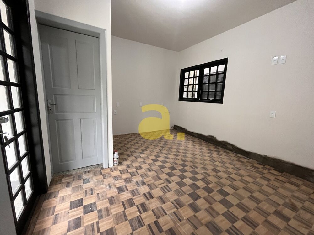 Casa à venda com 2 quartos, 120m² - Foto 3