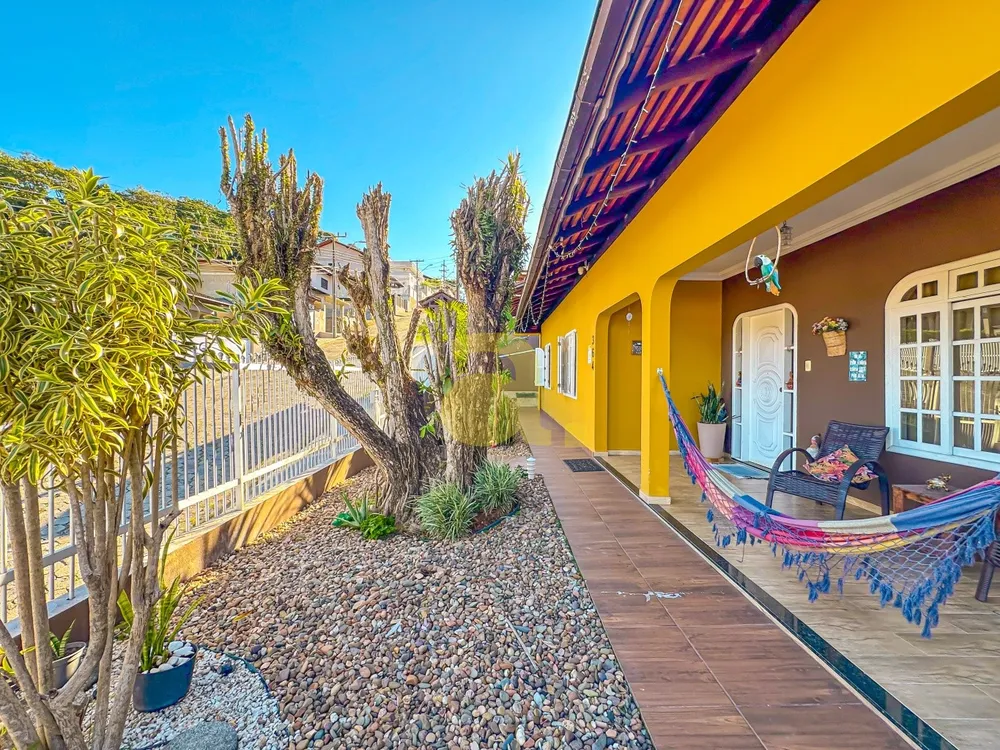 Casa, 3 quartos, 271 m² - Foto 1