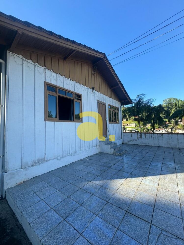 Casa à venda com 4 quartos, 450m² - Foto 2