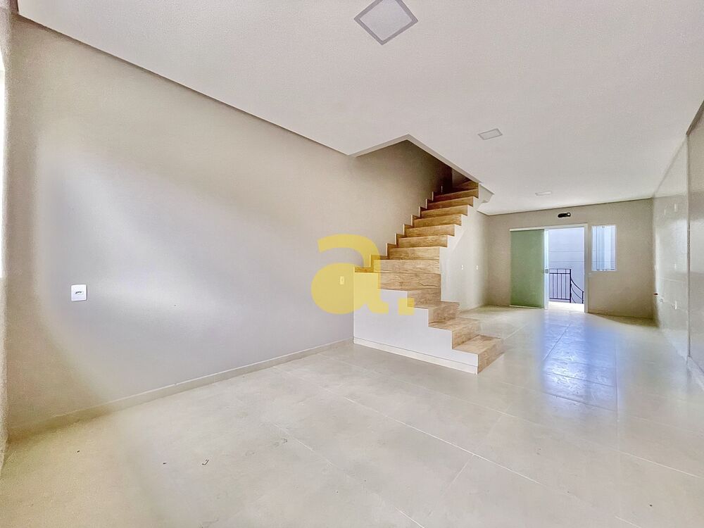 Sobrado à venda com 2 quartos, 84m² - Foto 3