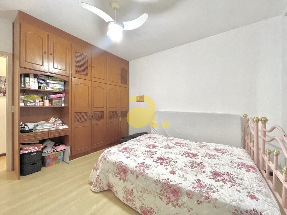 Casa à venda com 3 quartos, 284m² - Foto 3