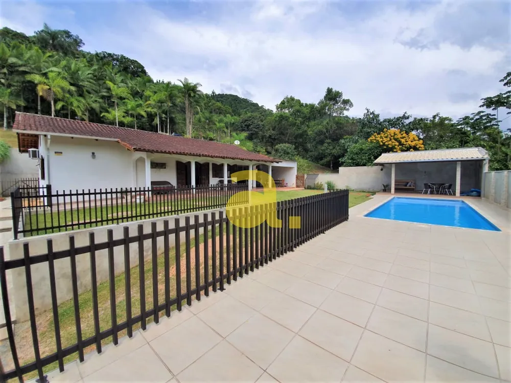 Casa, 3 quartos, 190 m² - Foto 1