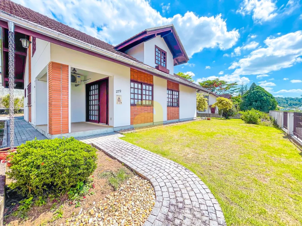 Casa, 4 quartos, 140 m² - Foto 1