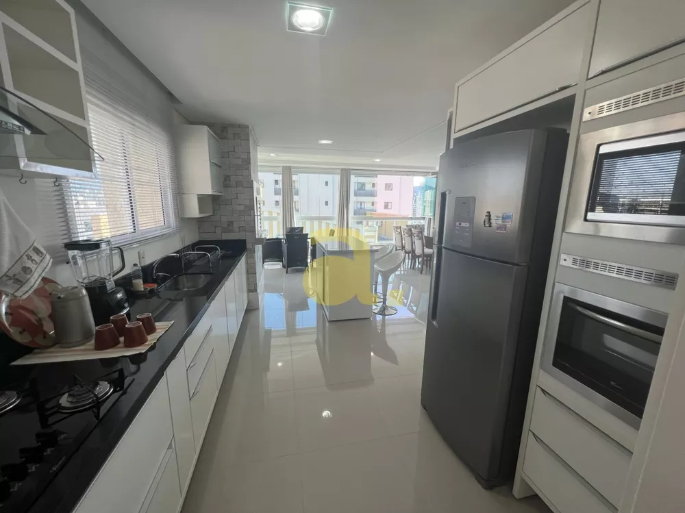 Apartamento à venda com 3 quartos, 134m² - Foto 4