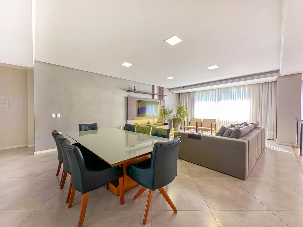 Casa, 4 quartos, 304 m² - Foto 1