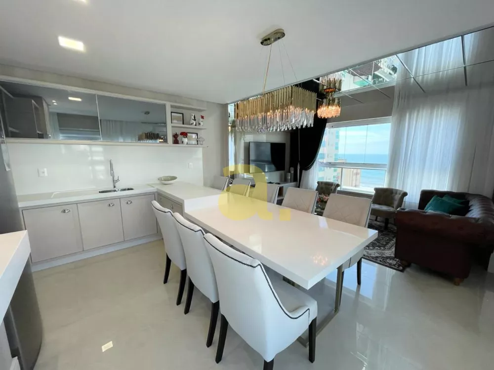 Apartamento à venda com 4 quartos, 156m² - Foto 2