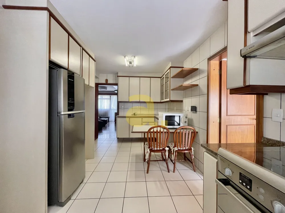 Apartamento, 3 quartos, 220 m² - Foto 4