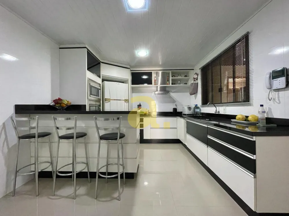 Casa, 3 quartos, 210 m² - Foto 8