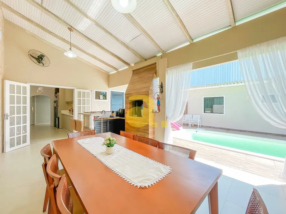 Casa, 3 quartos, 290 m² - Foto 1