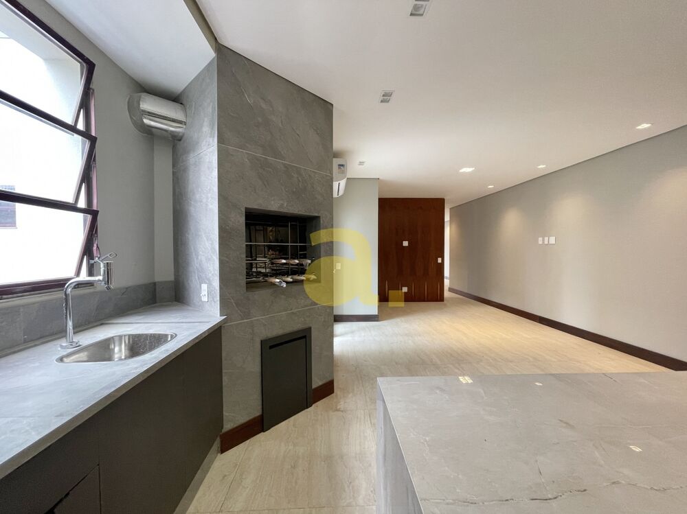 Apartamento à venda com 3 quartos, 246m² - Foto 1