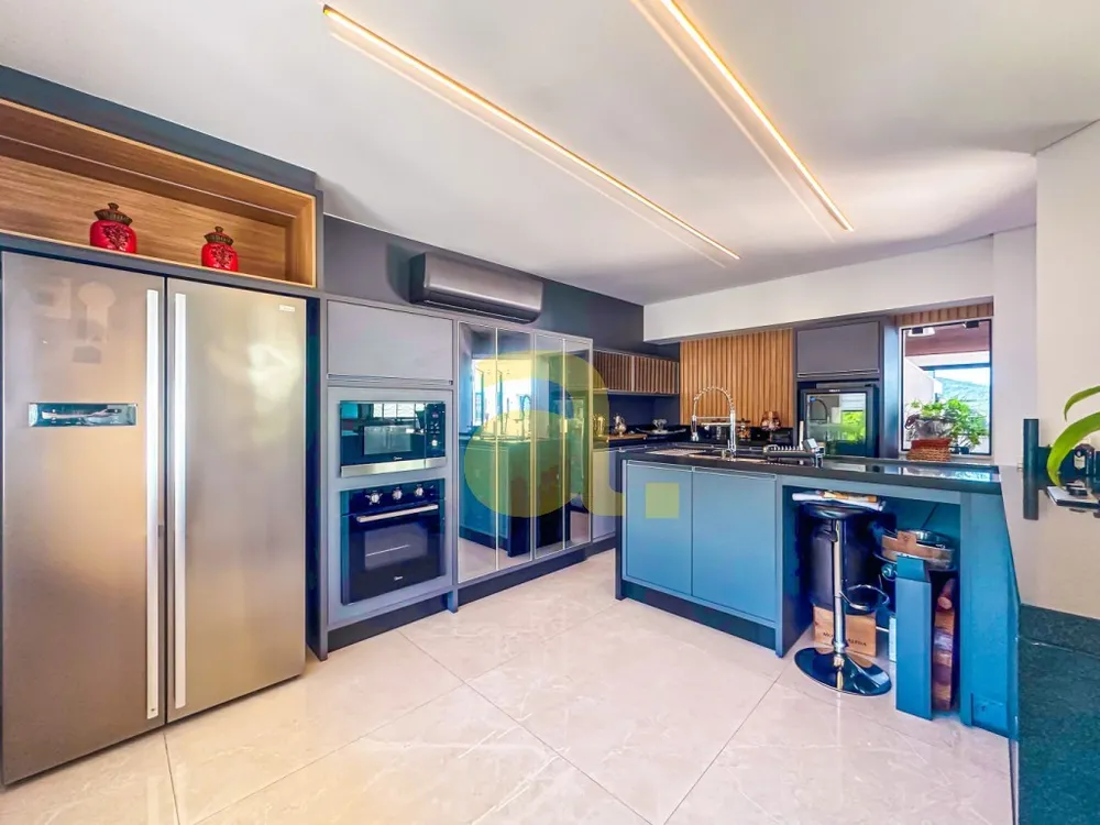 Cobertura, 3 quartos, 235 m² - Foto 6
