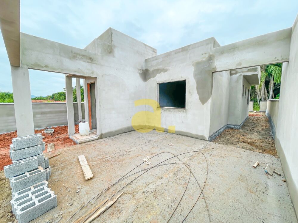 Casa à venda com 3 quartos, 101m² - Foto 2