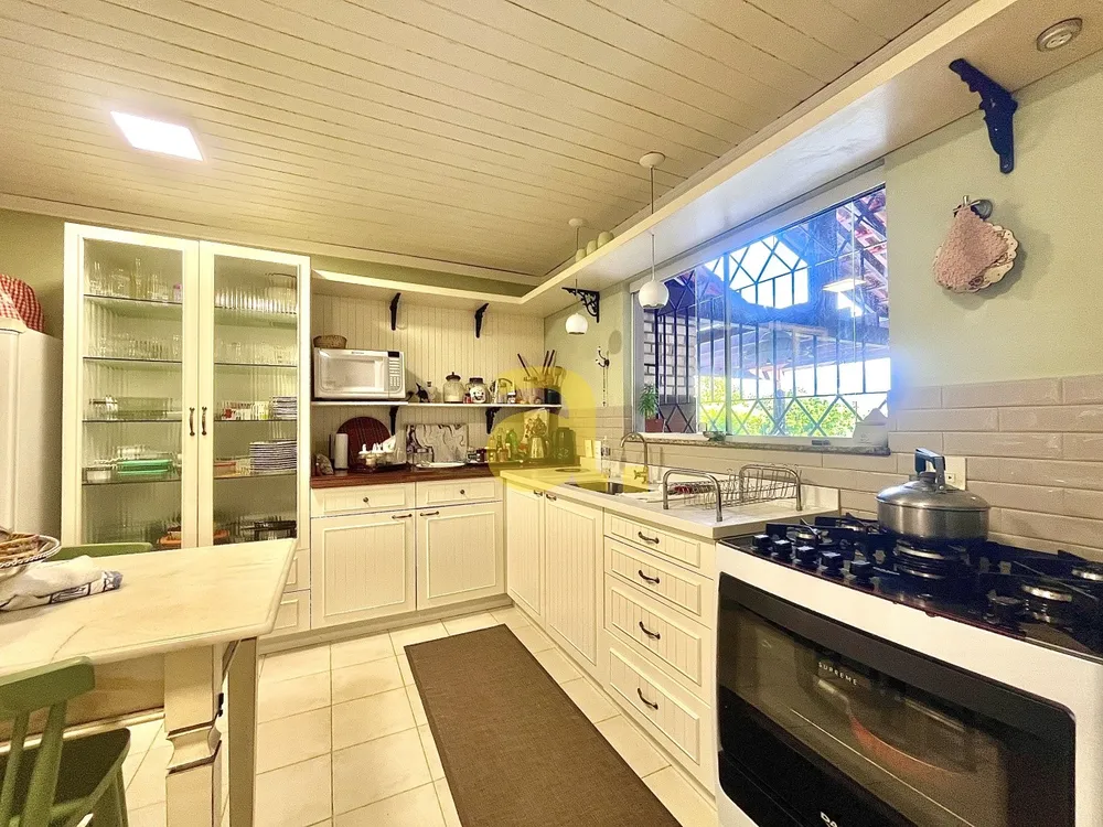 Casa, 3 quartos, 211 m² - Foto 4