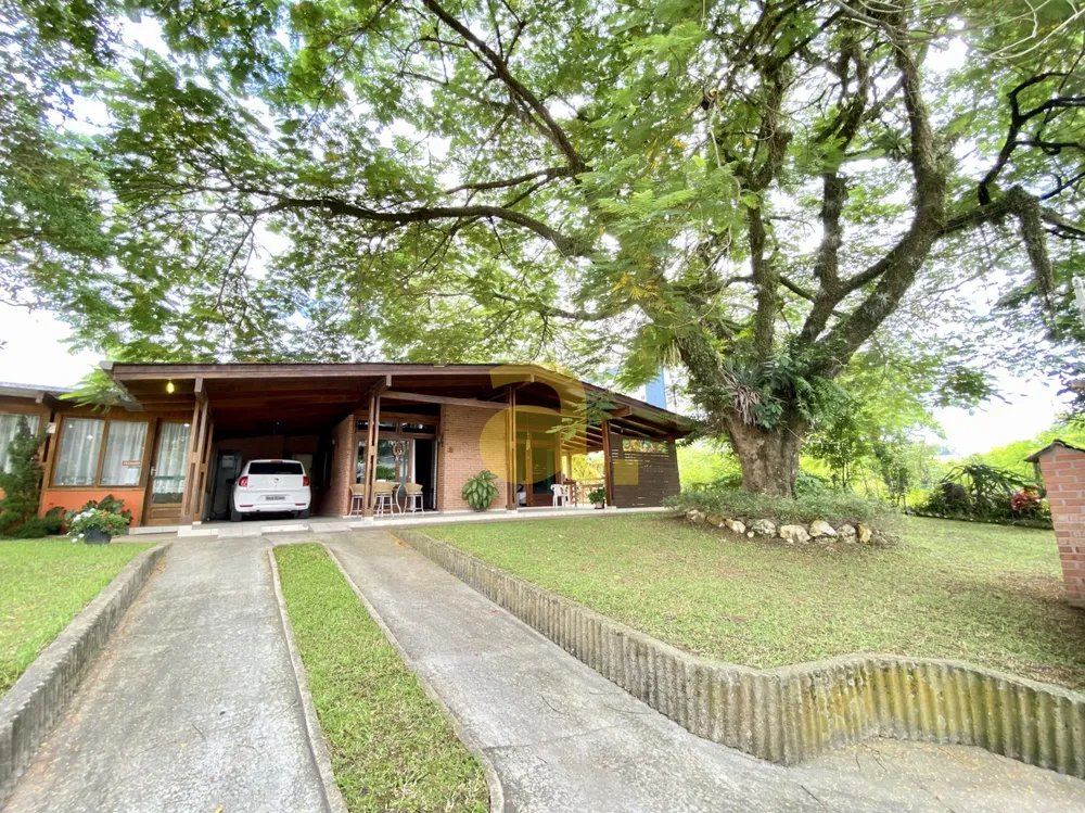 Casa, 4 quartos, 228 m² - Foto 2