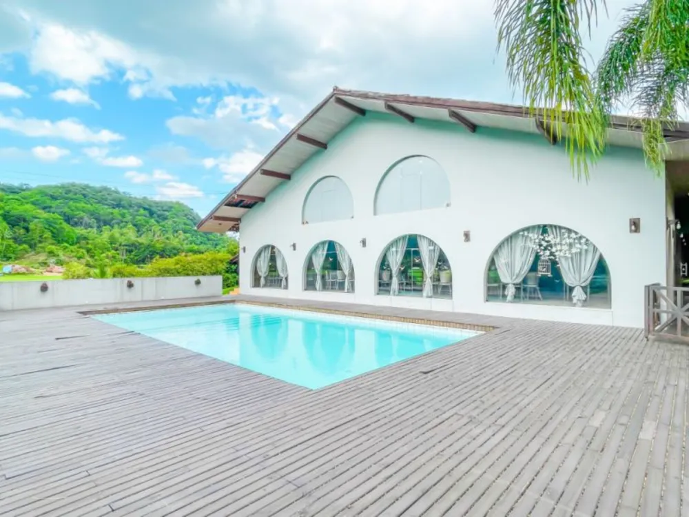 Sítio, 8 quartos, 1365 m² - Foto 1
