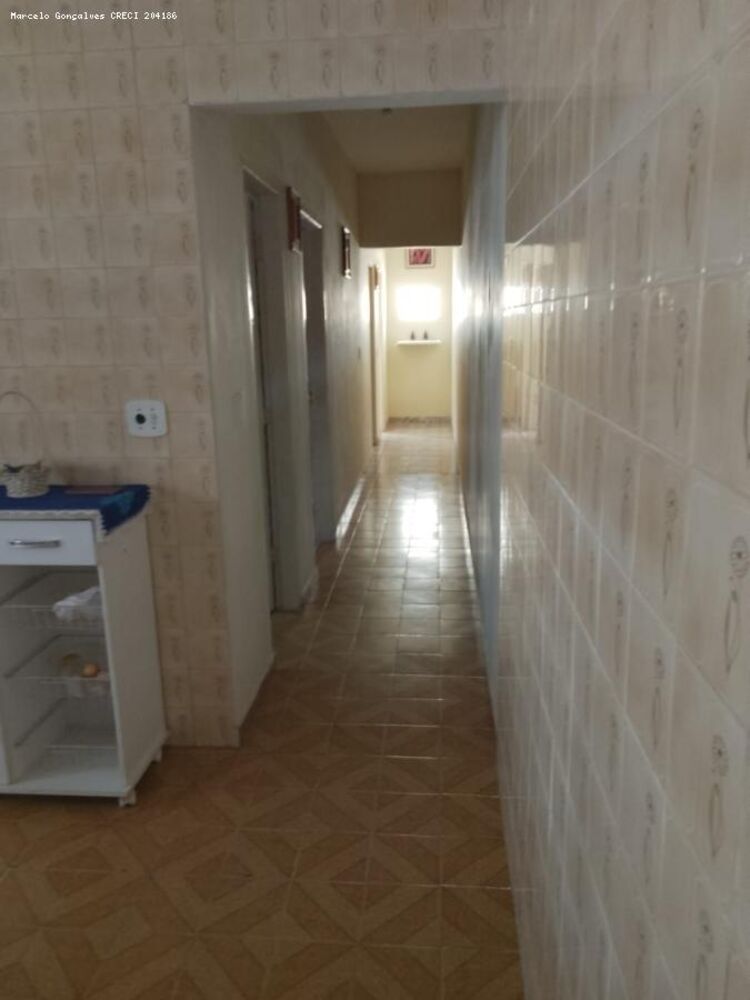 Casa à venda com 3 quartos, 175m² - Foto 1