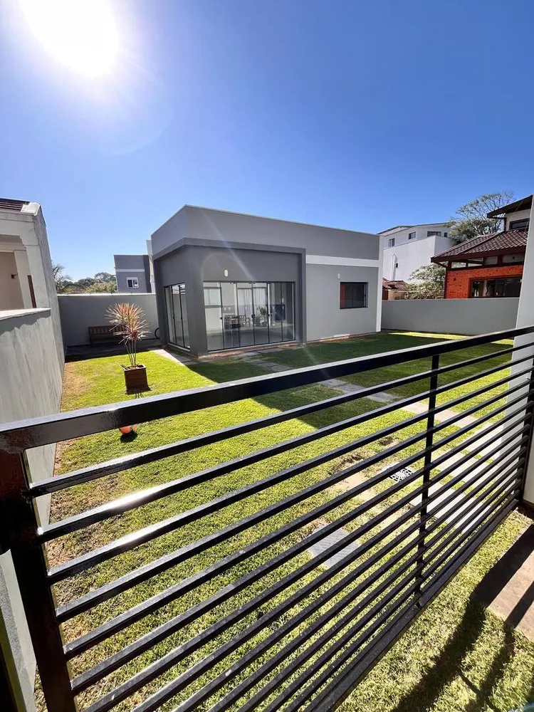 Casa, 4 quartos, 198 m² - Foto 1