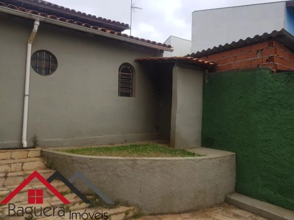 Casa à venda com 3 quartos, 600m² - Foto 2