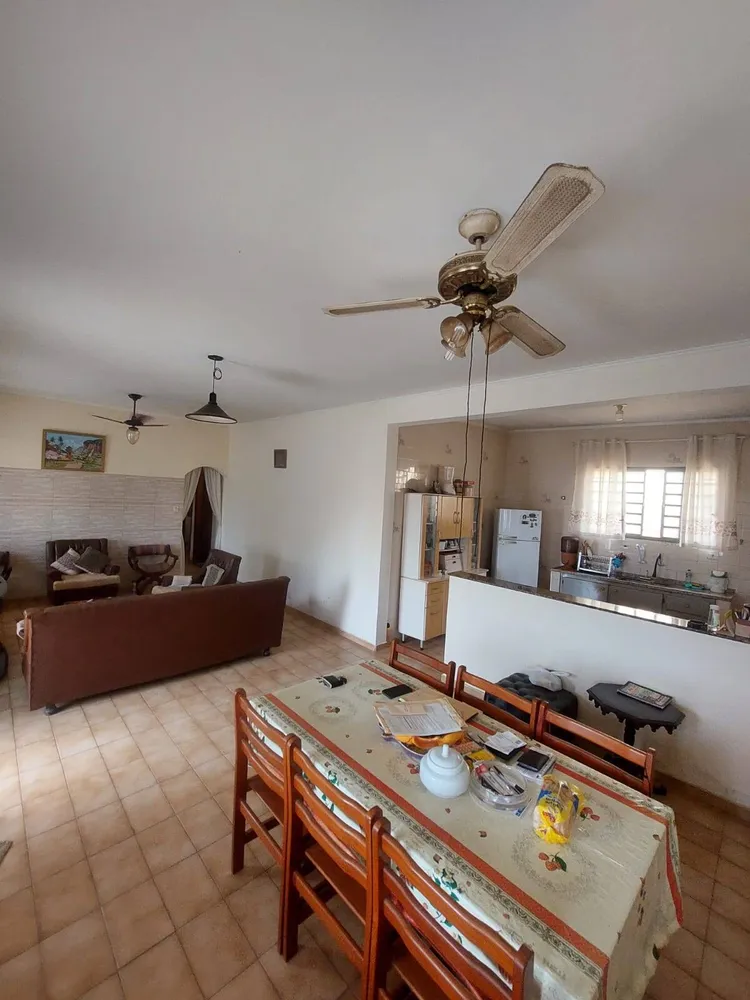 Casa, 3 quartos, 162 m² - Foto 2