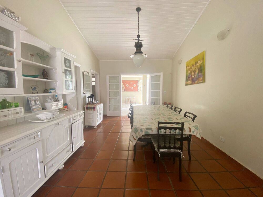 Casa, 5 quartos, 236 m² - Foto 1