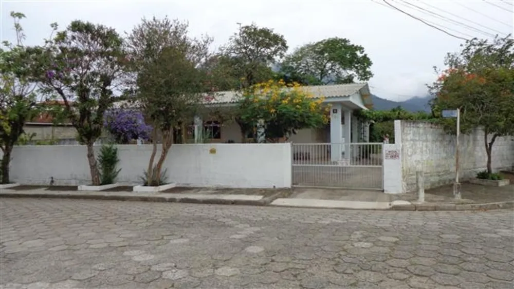 Chácara, 3 quartos, 1350 m² - Foto 1