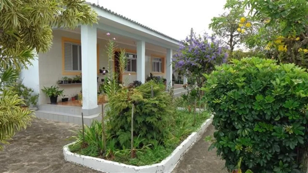 Chácara, 3 quartos, 1350 m² - Foto 1
