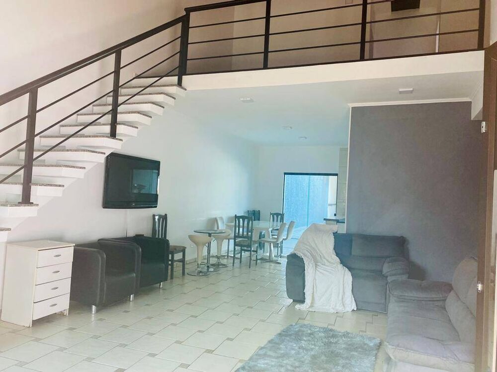 Casa, 4 quartos, 240 m² - Foto 1