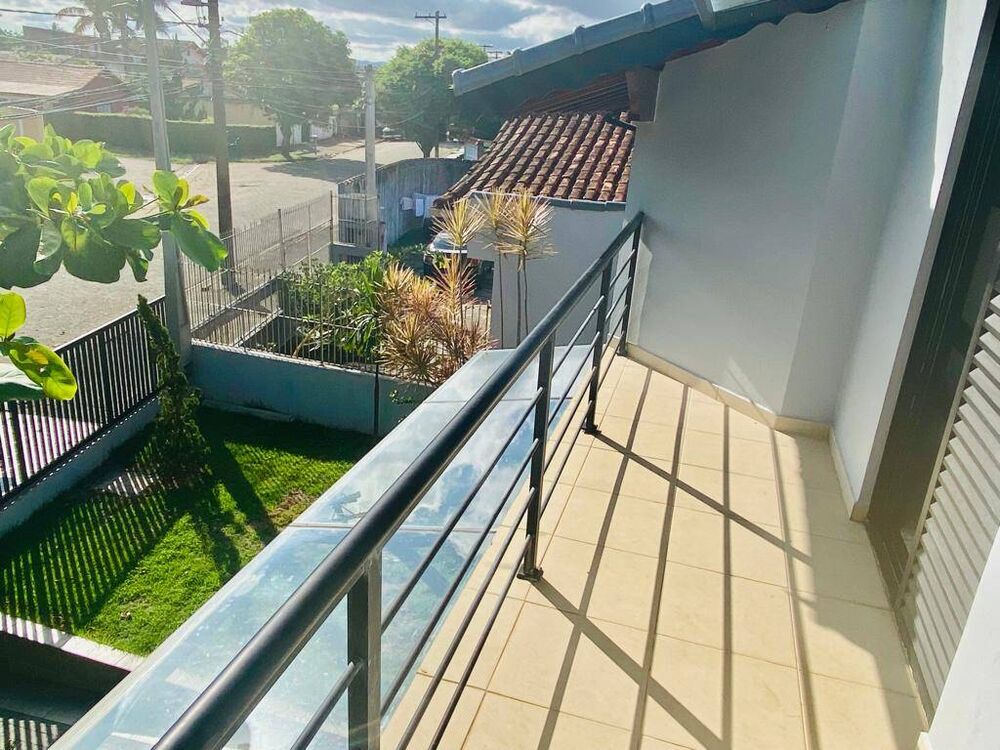 Casa, 4 quartos, 240 m² - Foto 4