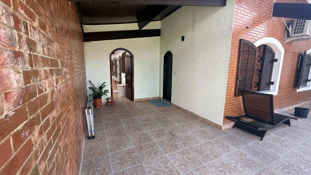 Casa, 3 quartos, 180 m² - Foto 1