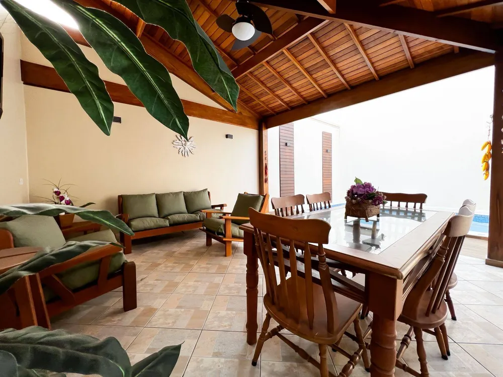 Casa, 3 quartos, 168 m² - Foto 1