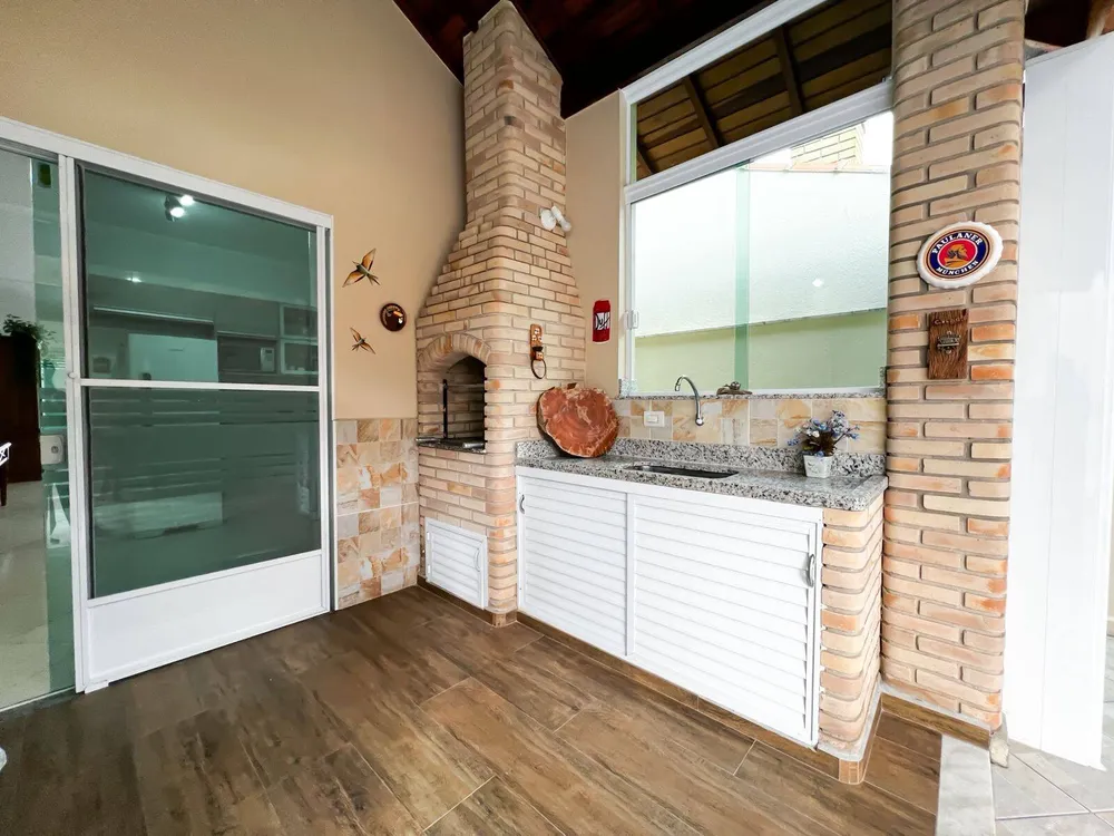 Casa, 3 quartos, 168 m² - Foto 2