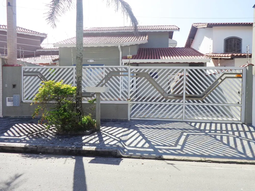 Casa, 4 quartos, 177 m² - Foto 1