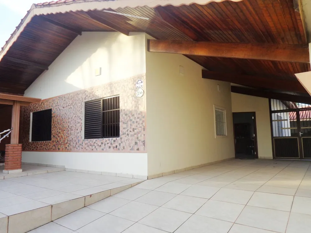 Casa, 4 quartos, 180 m² - Foto 1