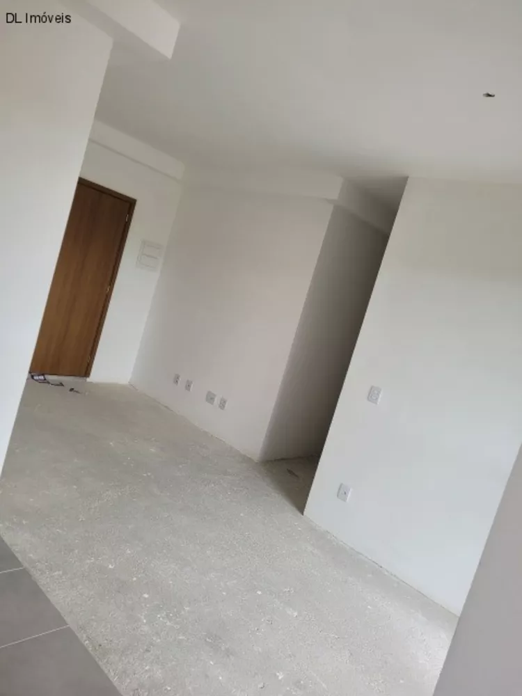 Apartamento à venda com 2 quartos, 65m² - Foto 2