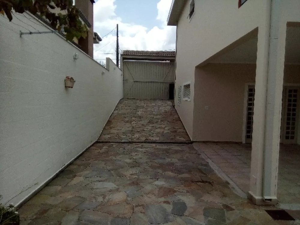 Casa à venda com 3 quartos, 400m² - Foto 4