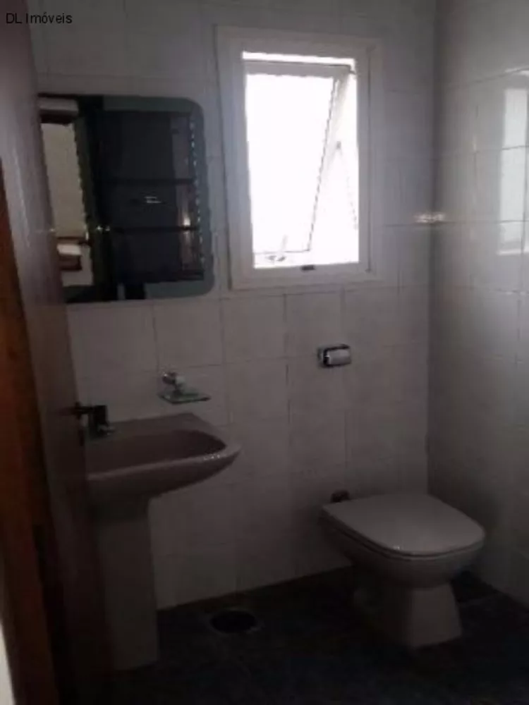 Sobrado à venda com 3 quartos, 365m² - Foto 1