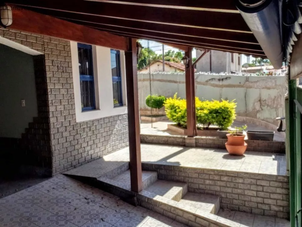 Casa à venda com 3 quartos, 240m² - Foto 5