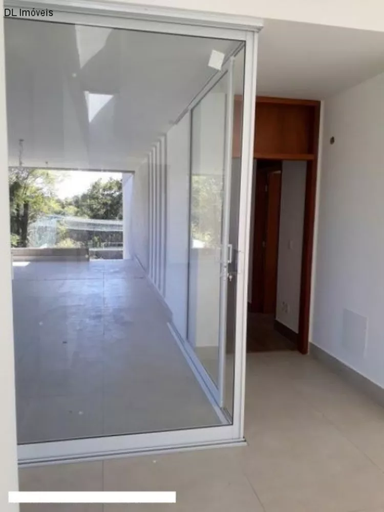 Casa de Condomínio à venda com 4 quartos, 444m² - Foto 2