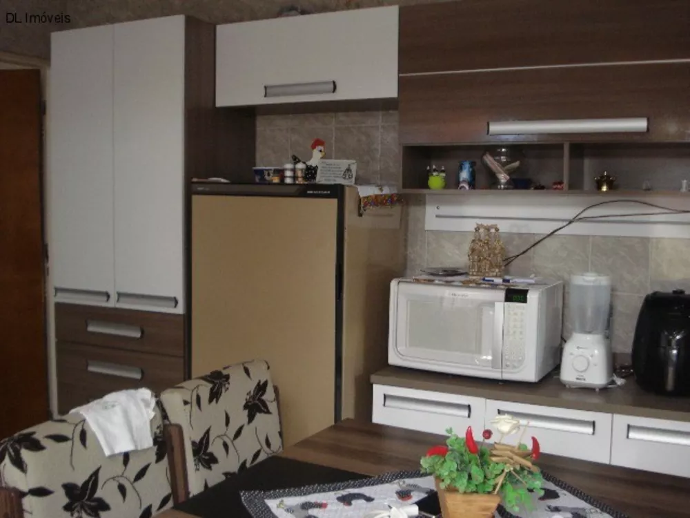 Prédio Inteiro à venda com 6 quartos, 300m² - Foto 1