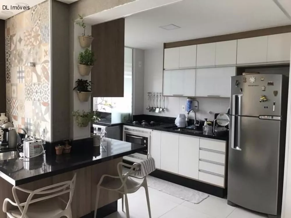 Apartamento à venda com 2 quartos, 92m² - Foto 1