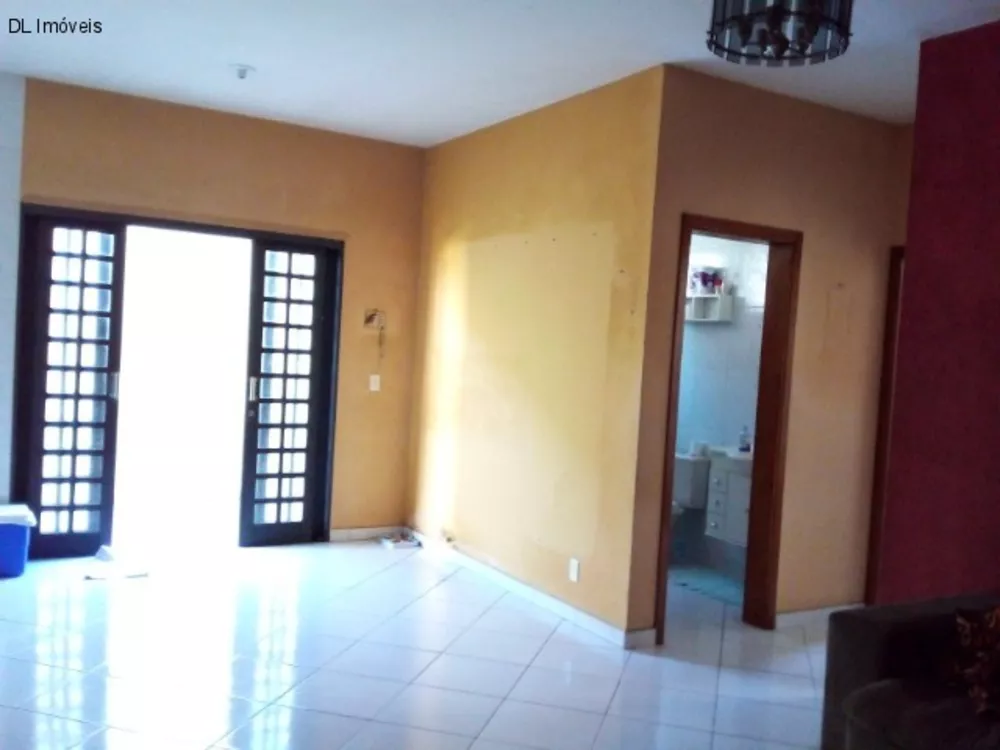 Casa para alugar com 2 quartos, 80m² - Foto 1