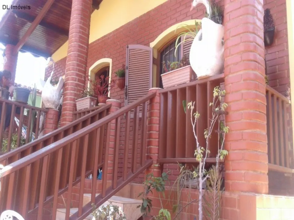 Casa, 4 quartos, 205 m² - Foto 1