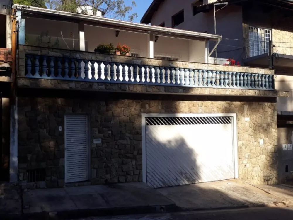 Sobrado à venda com 4 quartos, 261m² - Foto 1