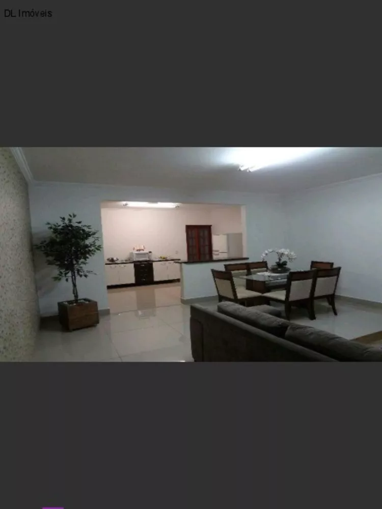 Casa, 2 quartos, 250 m² - Foto 1