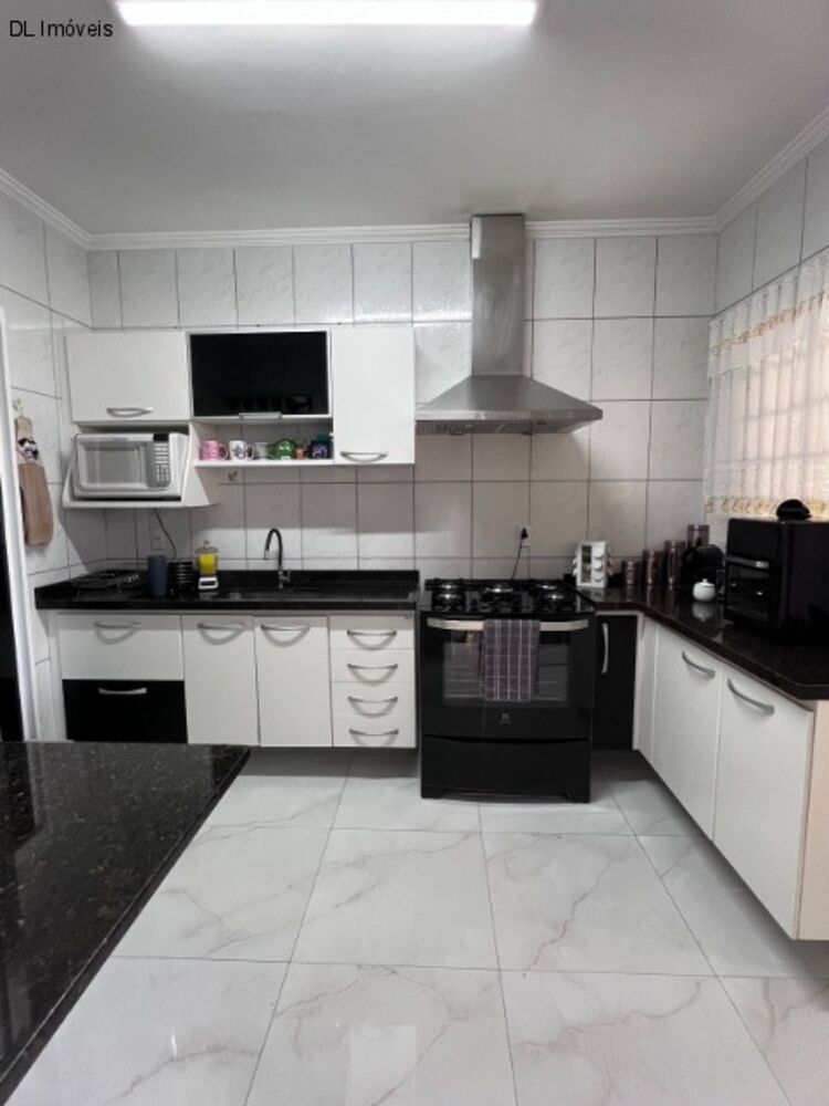Sobrado à venda com 3 quartos, 170m² - Foto 1