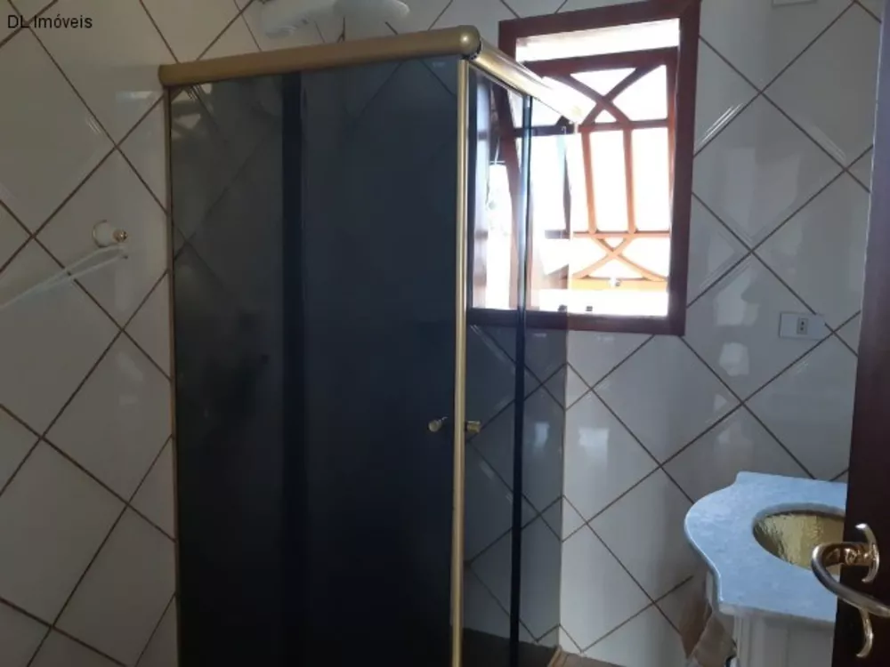 Casa de Condomínio à venda com 4 quartos, 450m² - Foto 2