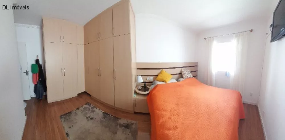 Casa à venda com 3 quartos, 208m² - Foto 3